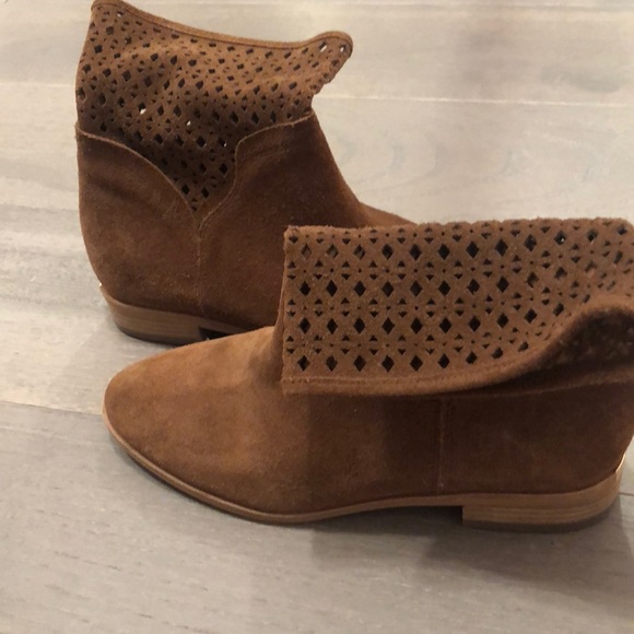 Shoes - Picture 2 of 2